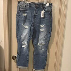 NWT Judy Blue High Rise Boyfriend Fit Distressed Denim in Classic Blue, 20W